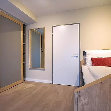 Weinbek 3*