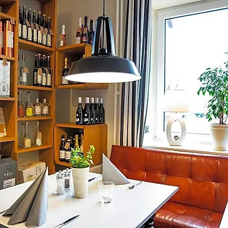 Weinbek 3*